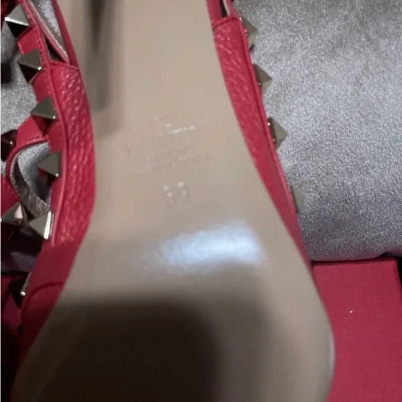 VALENTINO // ROCKSTUD//  ROCK PINK - Picture 6 of 9